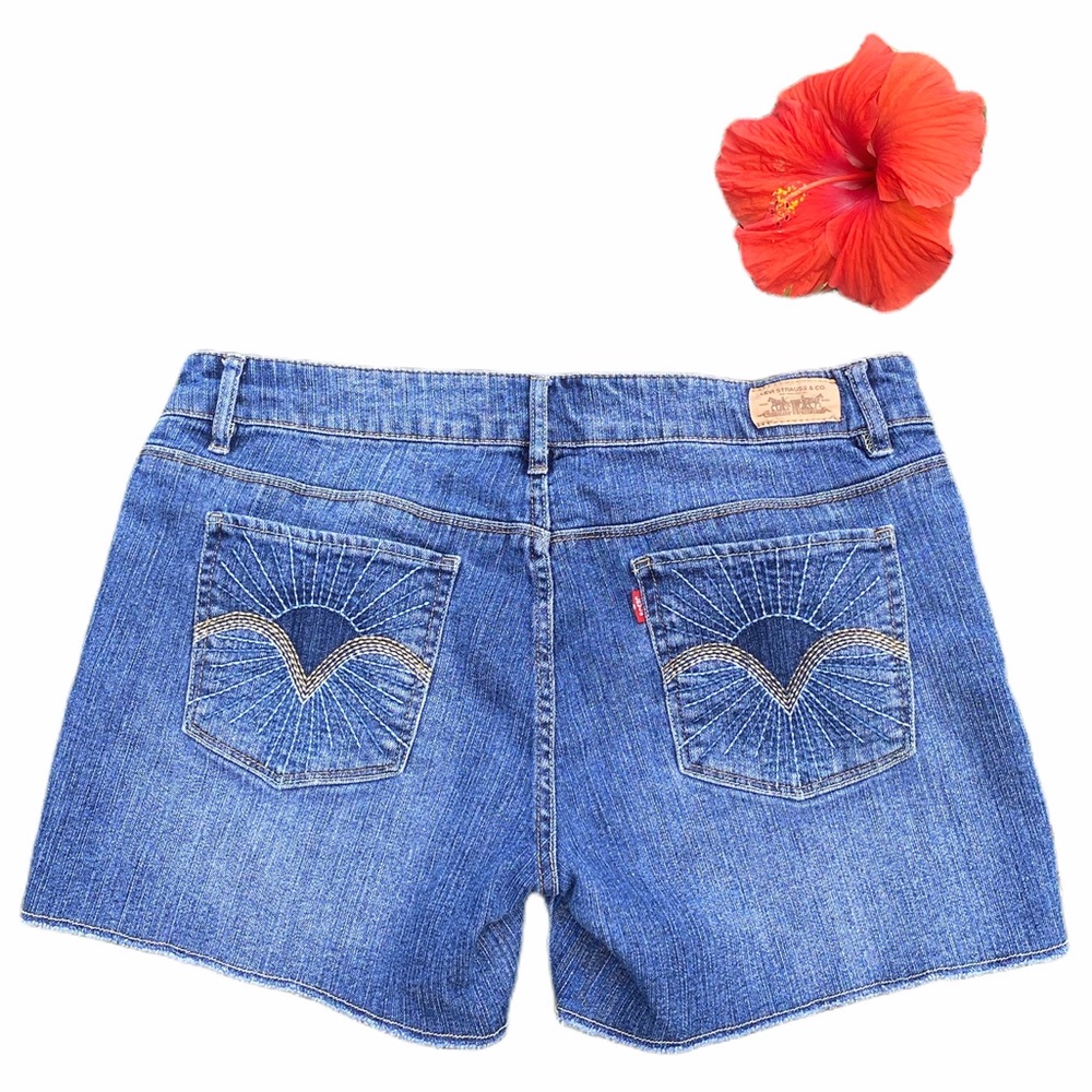 Levi’s Boho Embroidered Sunrise Pockets Jean Short